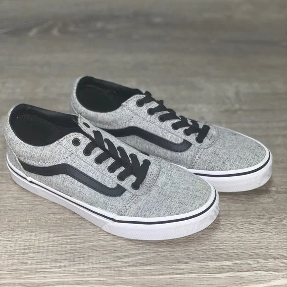 Vans classic black & gray Gs - Picture 1 of 8